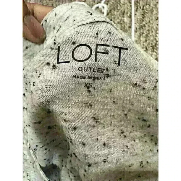 Loft “Hello Darling”Blouse Size XS - Picture 5 of 5